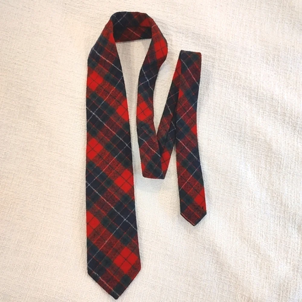 VTG Pendleton Tie Plaid Virgin Wool Red Black White Highlands